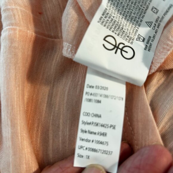 Jessica Simpson Asher Graphic Dolman Sleeve T-Shirt plus size 1X NWT - Picture 10 of 10